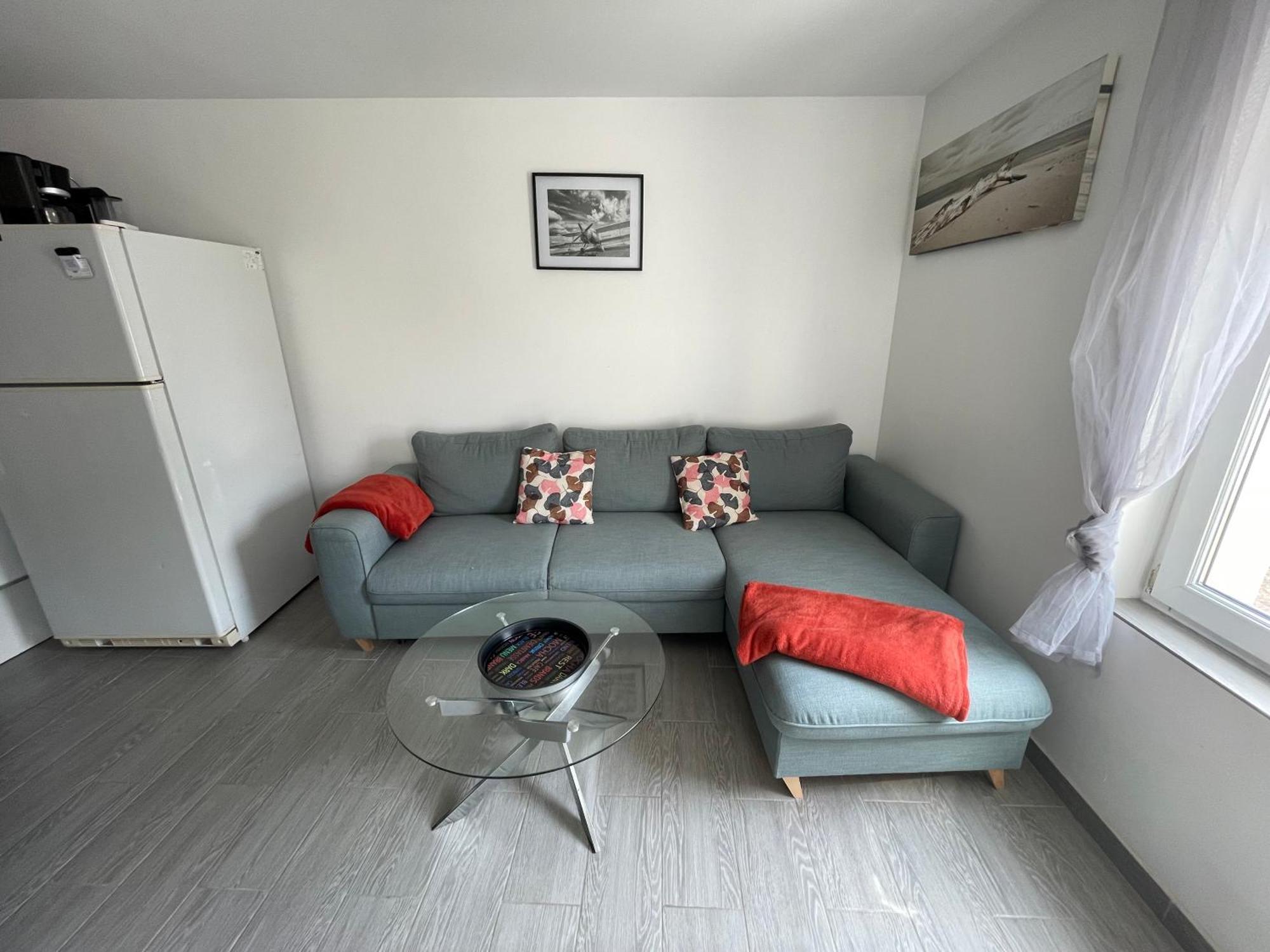 Apartment Spacious Omaha Duplex: 4-bedroom Retreat With Terrace