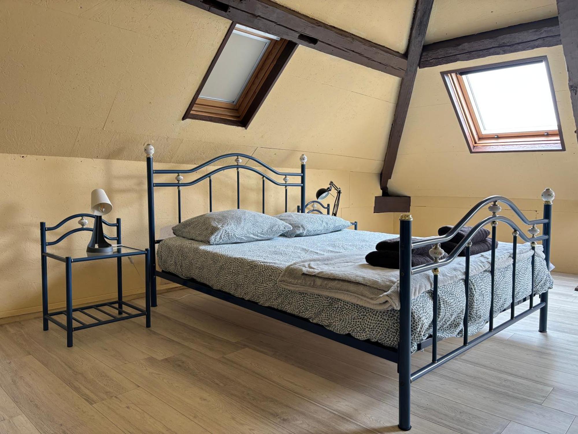 Spacious Omaha Duplex: 4-bedroom Retreat With Terrace Vierville-sur-Mer