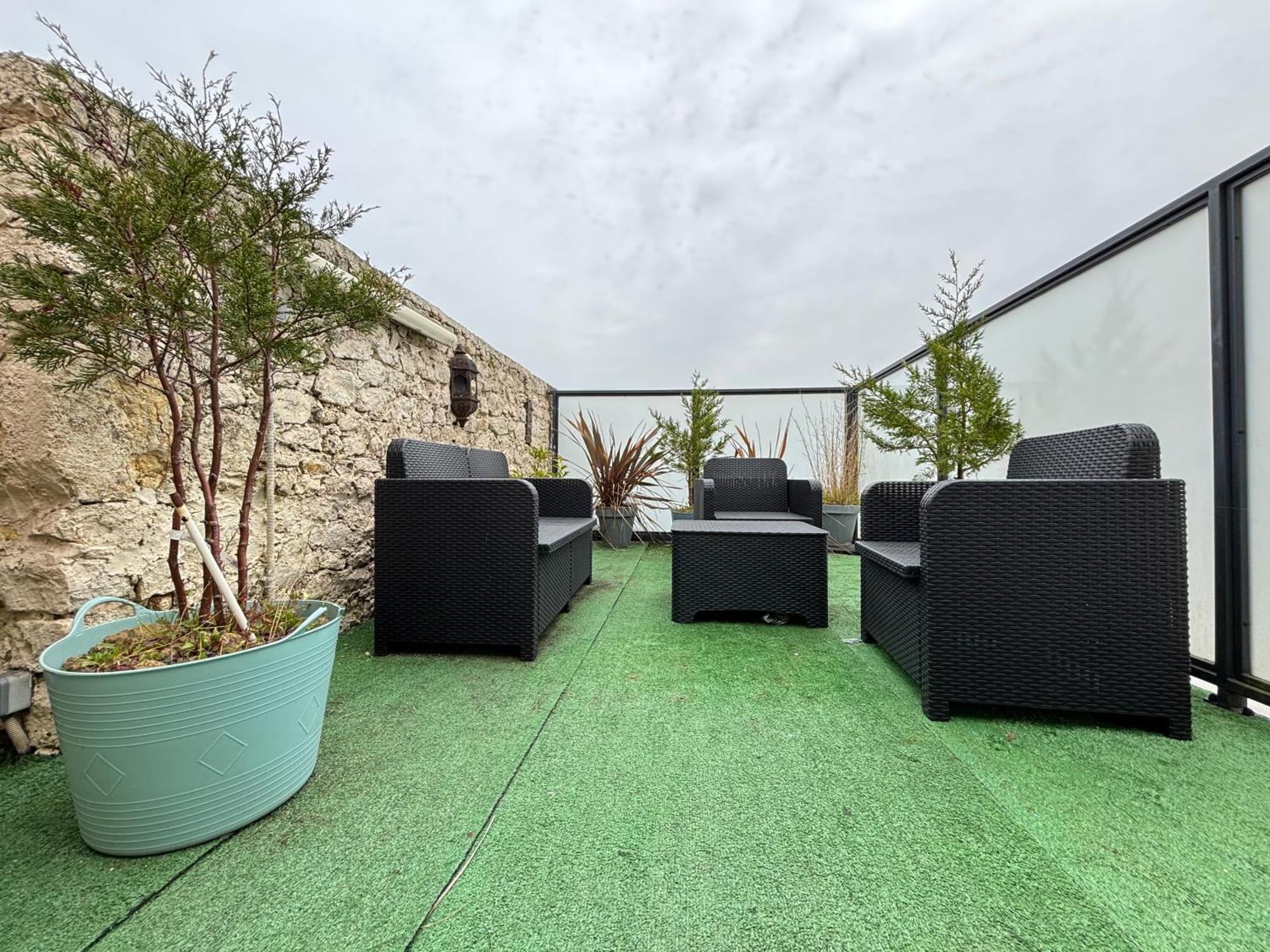Apartment Spacious Omaha Duplex: 4-bedroom Retreat With Terrace Vierville-sur-Mer