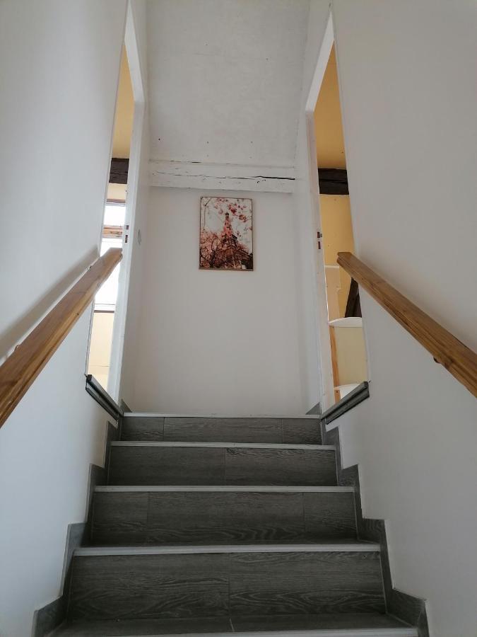 Spacious Omaha Duplex: 4-bedroom Retreat With Terrace Apartment *