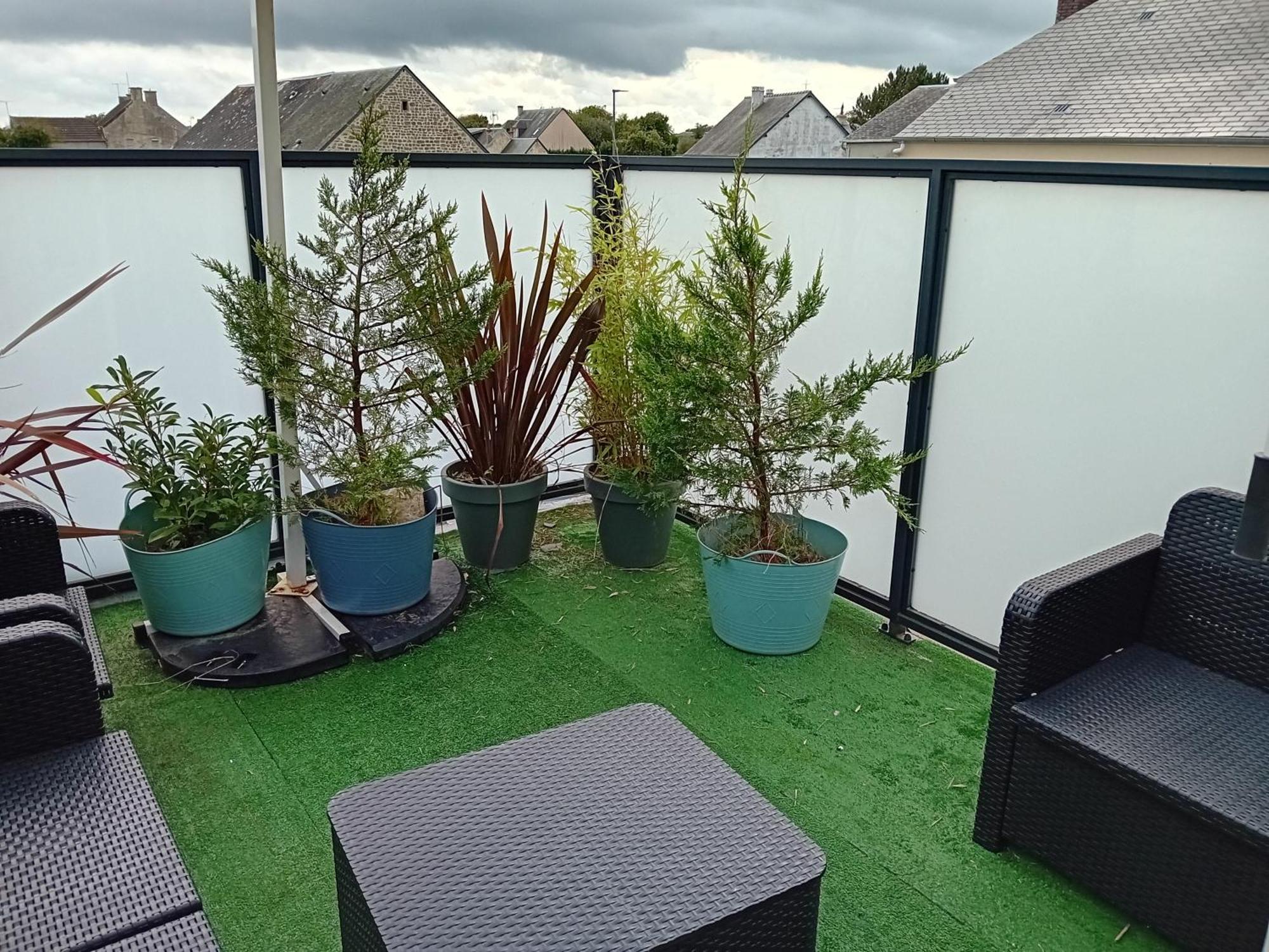 Spacious Omaha Duplex: 4-bedroom Retreat With Terrace Vierville-sur-Mer