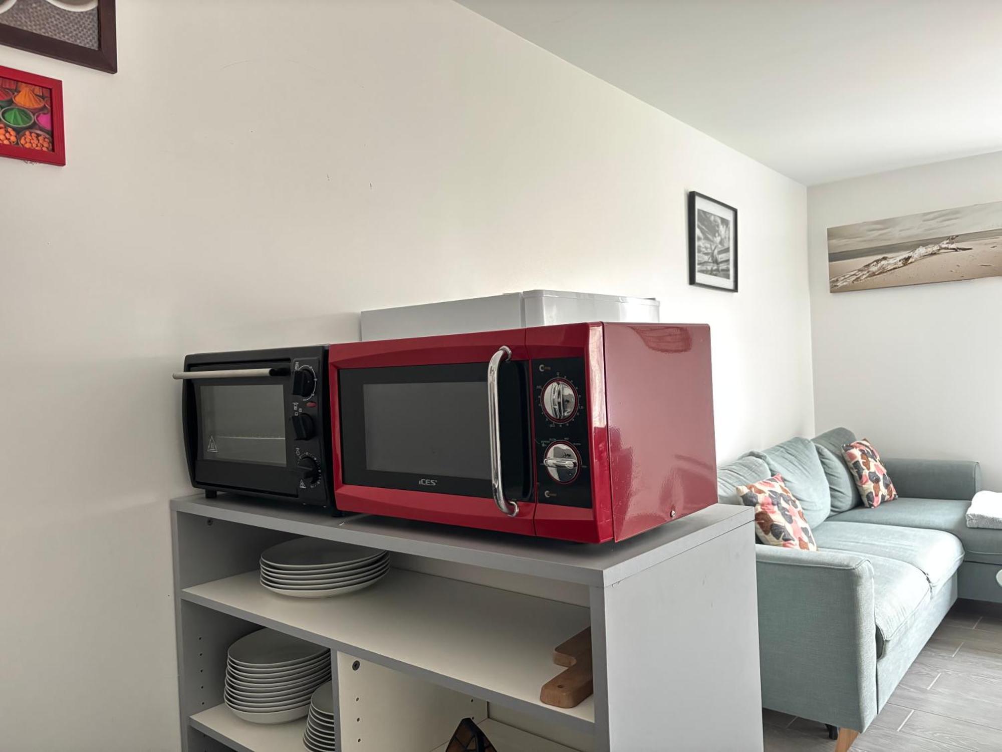 Spacious Omaha Duplex: 4-bedroom Retreat With Terrace *